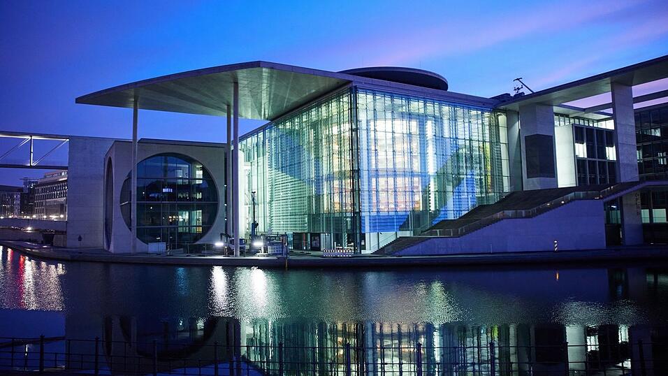 Das Bundesamt f&uuml;r Bauwesen und Raumordnung (BBR) steht wegen des Marie-Elisabeth-L&uuml;ders-Hauses massiv in der Kritik.