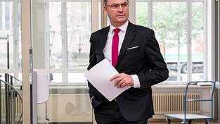 Der bayerische Finanzminister Albert Füracker (CSU) spricht von «erheblichen Anstrengungen, um die korrekte Besteuerung von Influencern und anderen Social-Media-Akteuren sicherzustellen». Der bayerische Finanzminister Albert Füracker (CSU) spricht von «erheblichen Anstrengungen, um die korrekte Besteuerung von Influencern und anderen Social-Media-Akteuren sicherzustellen».