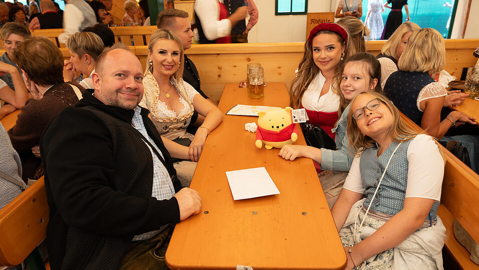 Die Partybilder vom Montag, 19. August, aus dem Festzelt Nothaft. Die Partybilder vom Montag, 19. August, aus dem Festzelt Nothaft.