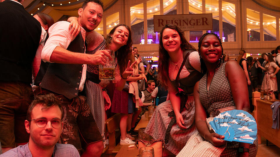 Die Partybilder vom Samstag, 9. August, aus dem Festzelt Reisinger. Die Partybilder vom Samstag, 9. August, aus dem Festzelt Reisinger.