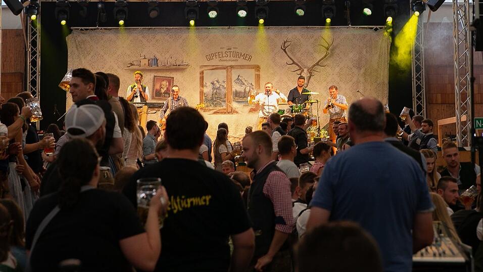 Die Partybilder vom Freitag, 12. August 2022, aus dem Festzelt Weckmann.