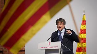 Puigdemont lebt seit Jahren im Exil - er könnte aber Spanien in eine Krise stürzen. (Archivbild) Puigdemont lebt seit Jahren im Exil - er könnte aber Spanien in eine Krise stürzen. (Archivbild)