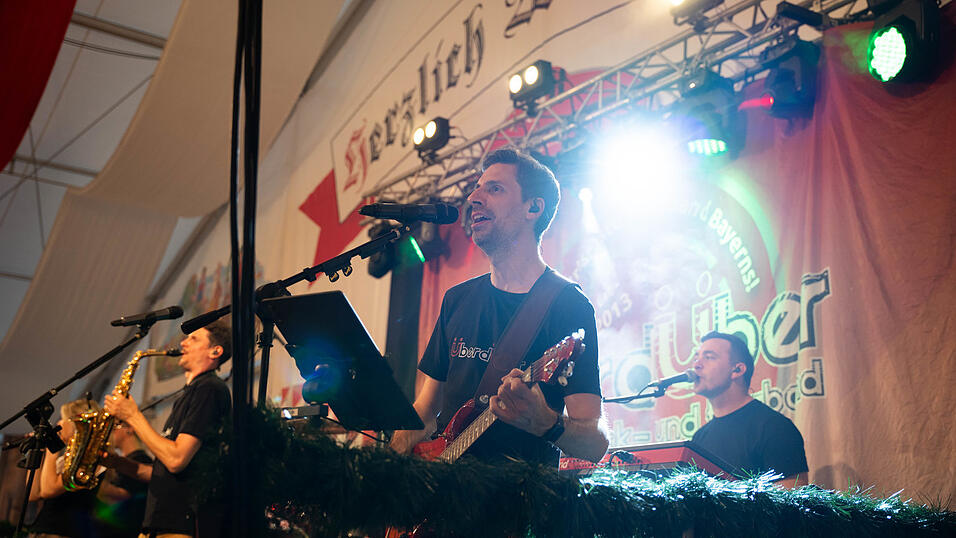 Die Partybilder vom Donnerstag, 13. August, aus dem Festzelt Greindl. Die Partybilder vom Donnerstag, 13. August, aus dem Festzelt Greindl.