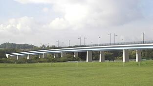 Bereits aus dem Jahr 2006 gibt es eine Visualisierung der Sallerner Regenbr&uuml;cke. Sind deren Gegner nun gescheitert? (Visualisierung)