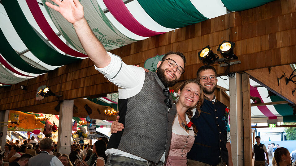Die Partybilder vom Samstag, 15. August, aus dem Festzelt Weckmann. Die Partybilder vom Samstag, 15. August, aus dem Festzelt Weckmann.