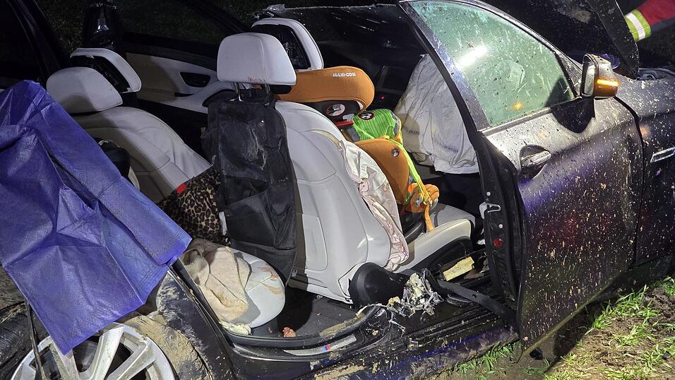 Auf der A3 zwischen den Anschlussstellen Rosenhof und Neutraubling hat sich ein schwerer Verkehrsunfall ereignet.&nbsp;