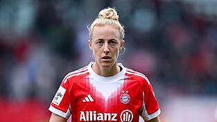 Abwehrspielerin Carolin Simon vom FC Bayern verletzte sich in Barcelona. (Archivfoto)