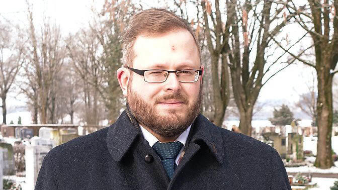 Stephan Zellner, Leiter der Friedhofsverwaltung, muss sich auch zu Zeiten von Übersterblichkeit keine Sorgen mehr über das Zwischenlagern von Verstorbenen machen.