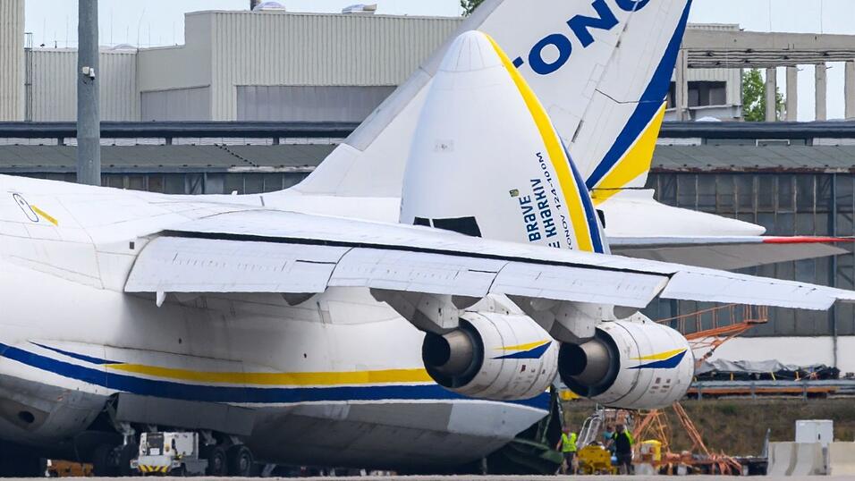 Die mit Sprengstoff präparierte Drohne explodierte nicht. Sie wurde in der Nähe einer ukrainischen Frachtmaschine auf dem Flughafen Leipzig/Halle entdeckt. (Archivfoto) Die mit Sprengstoff präparierte Drohne explodierte nicht. Sie wurde in der Nähe einer ukrainischen Frachtmaschine auf dem Flughafen Leipzig/Halle entdeckt. (Archivfoto)