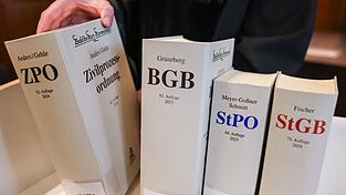 Die Justiz darf bisher nicht so einfach eine KI verwenden. Gleichwohl sieht sie sich mit einer steigenden Zahl an Schreiben konfrontiert, die mittels KI verfasst wurden. (Illustration) Die Justiz darf bisher nicht so einfach eine KI verwenden. Gleichwohl sieht sie sich mit einer steigenden Zahl an Schreiben konfrontiert, die mittels KI verfasst wurden. (Illustration)