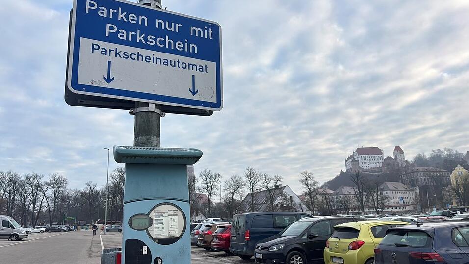 Das Parken f&uuml;r einen Euro pro Tag auf der Grieserwiese ist bald Geschichte.
