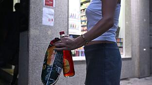Eine Tüte Chips - die kann man an Kiosken im Münchner Univiertel nur noch bis 20.00 Uhr kaufen, auch wenn diese länger geöffnet haben.
