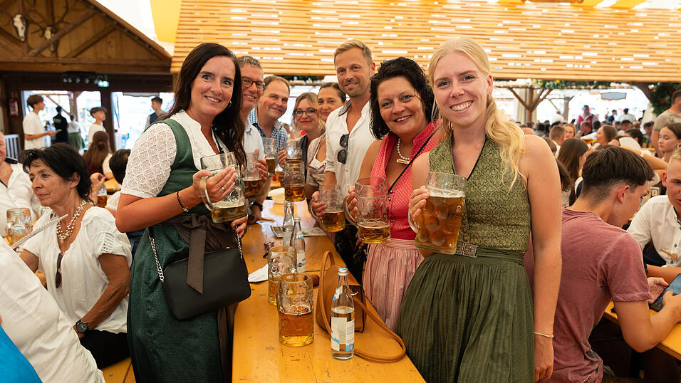 Die Partybilder vom Montag, 12. August 2024, aus dem Festzelt Nothaft. Die Partybilder vom Montag, 12. August 2024, aus dem Festzelt Nothaft.