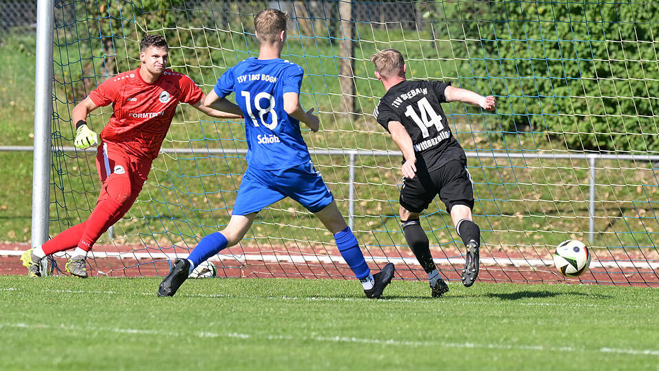 Das war das 2:0: In der 39. Minute sorgte Neuzugang Alexander Wittenzellner f&uuml;r den wichtigen Zwei-Tore-Vorsprung der Seebacher.