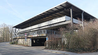 Das Parkdeck an der Klinik Landshut-Mitte ist marode. Das Parkdeck an der Klinik Landshut-Mitte ist marode.