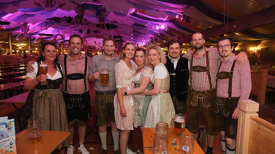 Die Partybilder vom Dienstag, 15. August 2023, aus dem Festzelt Reisinger. Die Partybilder vom Dienstag, 15. August 2023, aus dem Festzelt Reisinger.