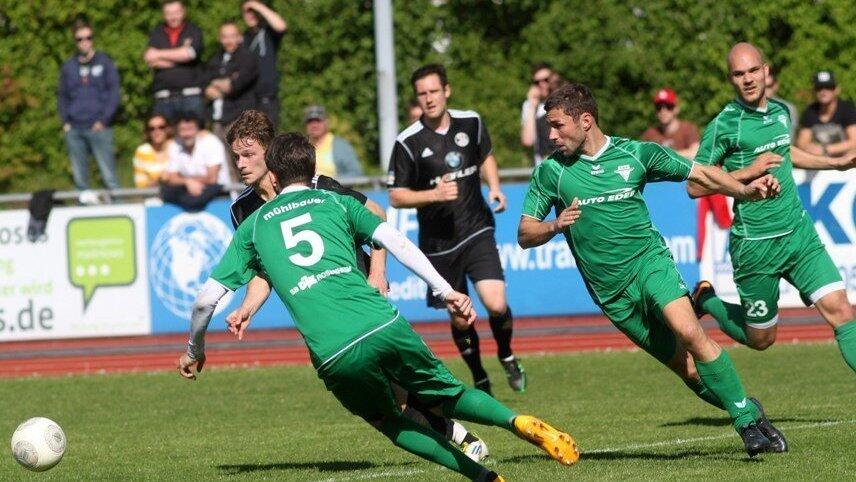 Die SpVgg Landshut schenkte gegen Rosenheim eine 2:0 Führung wieder her (Foto: Herrmann). Die SpVgg Landshut schenkte gegen Rosenheim eine 2:0 Führung wieder her (Foto: Herrmann).