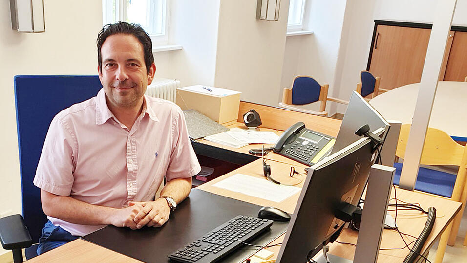 Robert Dollmann freut sich schon jetzt über den erfolgreichen Verlauf des Vhs-Lückenfüller-Projektes. Robert Dollmann freut sich schon jetzt über den erfolgreichen Verlauf des Vhs-Lückenfüller-Projektes.