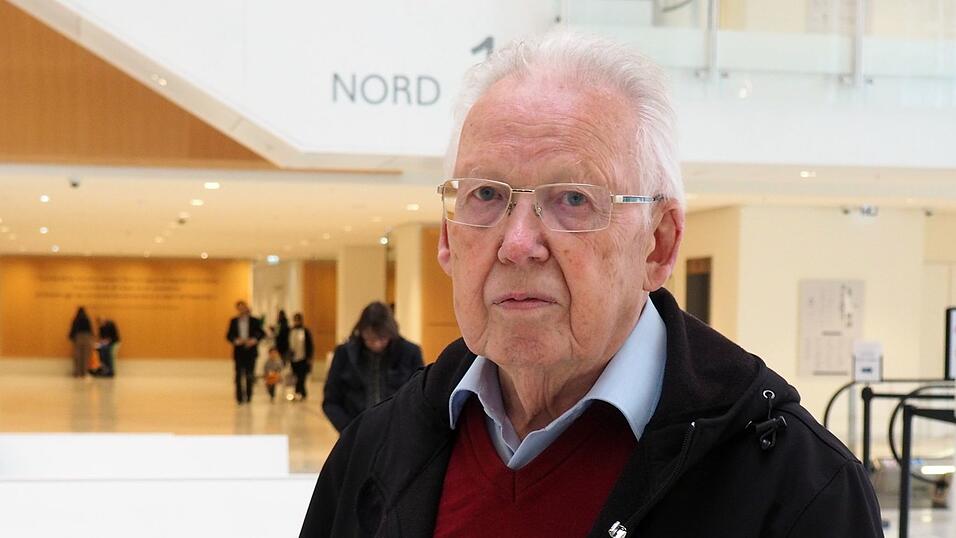 Hinterbliebene wie Bernd Gans, der bei dem Absturz seine Tochter verlor, empfinden über den Schuldspruch im Prozess Genugtuung. (Archivbild) Hinterbliebene wie Bernd Gans, der bei dem Absturz seine Tochter verlor, empfinden über den Schuldspruch im Prozess Genugtuung. (Archivbild)