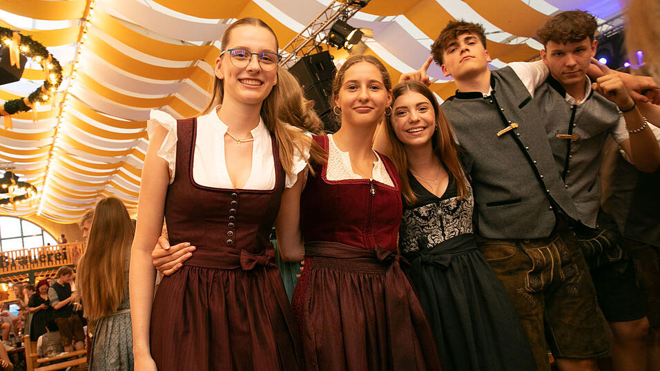 Die Partybilder vom Sonntag, 17. August, aus dem Festzelt Nothaft. Die Partybilder vom Sonntag, 17. August, aus dem Festzelt Nothaft.