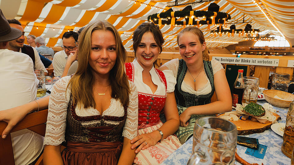 Die Partybilder vom Dienstag, 13. August 2024, aus dem Festzelt Nothaft. Die Partybilder vom Dienstag, 13. August 2024, aus dem Festzelt Nothaft.