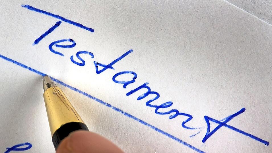 Kinder können von jedem Elternteil je 400.000 Euro steuerfrei erben, danach wird anhand der Steuerklasse berechnet.