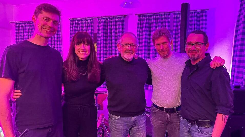 &bdquo;Little Bit&ldquo; tritt im Haus 111 auf.