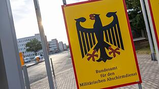 Der Militärische Abschirmdienst (MAD) ist der Nachrichtendienst der Bundeswehr. Er untersteht dem Verteidigungsministerium. (Symbolbild) Der Militärische Abschirmdienst (MAD) ist der Nachrichtendienst der Bundeswehr. Er untersteht dem Verteidigungsministerium. (Symbolbild)