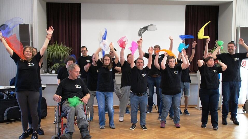 Rhythmus zeichnet die Tanzgruppe 'Chance to Dance' aus.