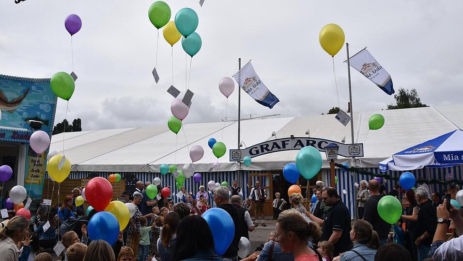 Durch das Volksfestprogramm ist die Vorfreude auf das Fest noch einmal gestiegen. Durch das Volksfestprogramm ist die Vorfreude auf das Fest noch einmal gestiegen.