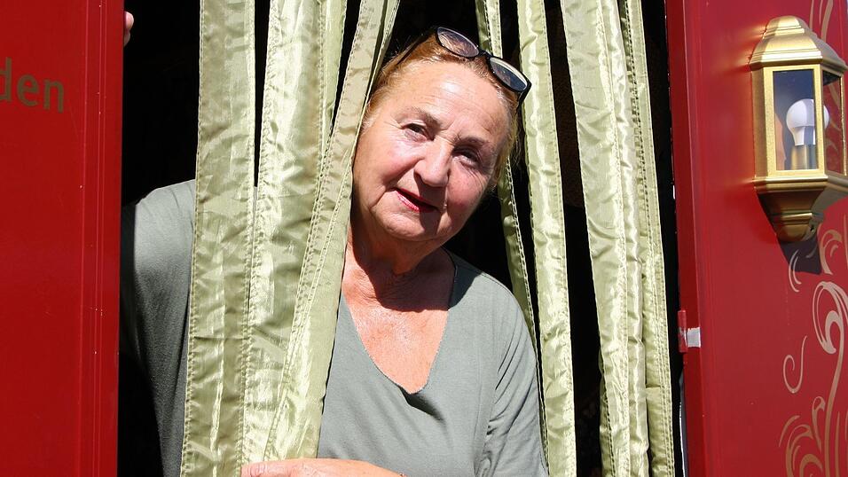 Wahrsagerin Monica Traber ist &uuml;berzeugt: Wenn alle gut drauf sind, wird alles gut gehen.