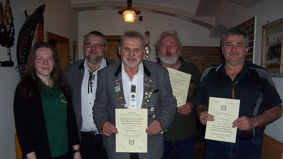 Karl Späth und Karl Ehgartner wurden zu Ehrenmitgliedern ernannt. Karl Späth und Karl Ehgartner wurden zu Ehrenmitgliedern ernannt.