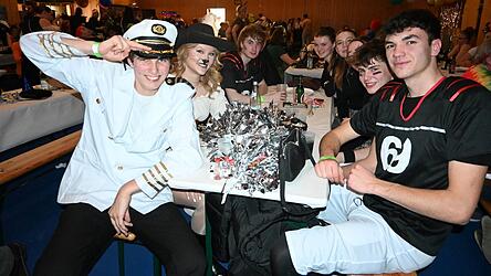 Feierlustige Gymnasiasten waren aus Mainburg gekommen.