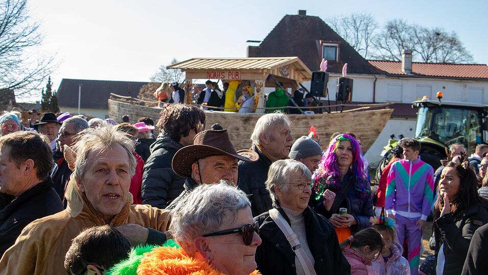Am Samstag fand der Faschingsumzug in Otzing (Kreis Deggendorf) statt. Am Samstag fand der Faschingsumzug in Otzing (Kreis Deggendorf) statt.