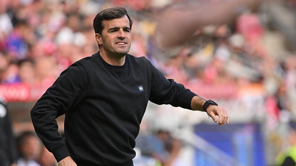 Musste bis zum Ende zittern: Bayer-Coach Carles Mart&iacute;nez