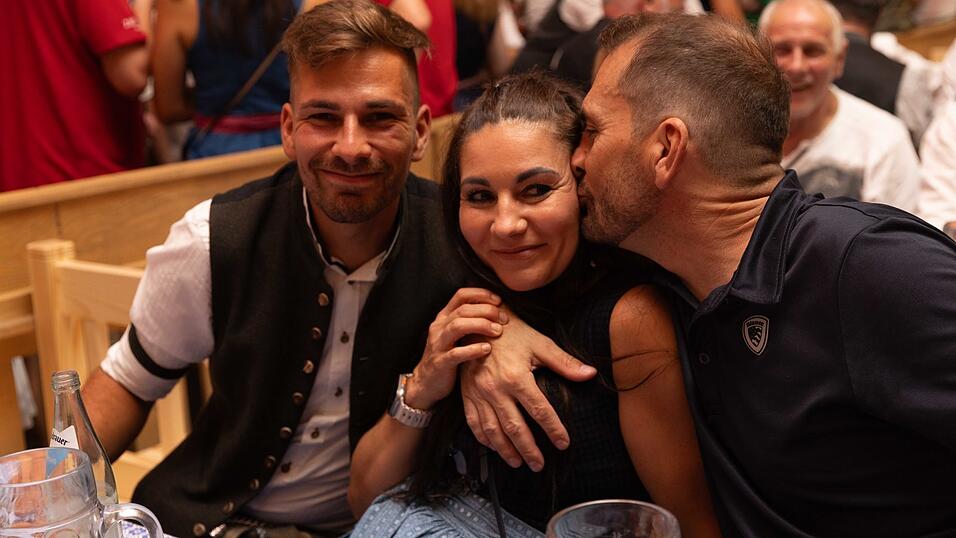 Die Partybilder vom Samstag, 8. August, aus dem Festzelt Greindl. Die Partybilder vom Samstag, 8. August, aus dem Festzelt Greindl.