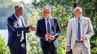 Die Spitzen der Koalitionsfraktionen beraten in Münster, wie es weitergehen soll mit den Reformen. Die Spitzen der Koalitionsfraktionen beraten in Münster, wie es weitergehen soll mit den Reformen.