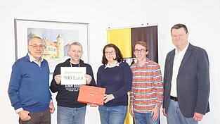 Setzen sich gemeinsam gegen den geplanten Steinbruch im Thiergarten bei Wiesent ein: Josef Stadler, Thomas Herbrig, Beate Gleißner, Philipp Seppenhauser und Alfred Stadler (von links).