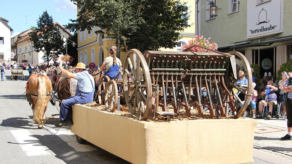 Der 35. Rosstag in Bad K&ouml;tzting. Bilder vom Festumzug &bdquo;Landwirtschaft und Handwerk von damals&ldquo;.
