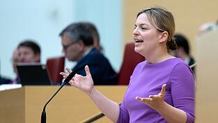 Mehr Rücksicht auf Kinder in der Politik - das wünscht sich Katharina Schulze. (Archivbild) Mehr Rücksicht auf Kinder in der Politik - das wünscht sich Katharina Schulze. (Archivbild)