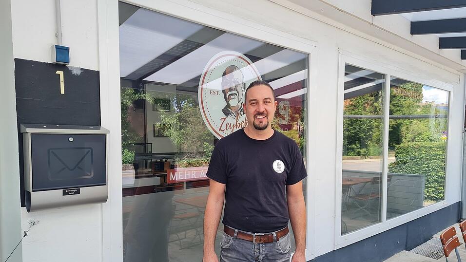 Murat Zeybekoglu setzt künftig auf Burger statt wie in den vergangenen sechs Jahren auf Döner. Murat Zeybekoglu setzt künftig auf Burger statt wie in den vergangenen sechs Jahren auf Döner.