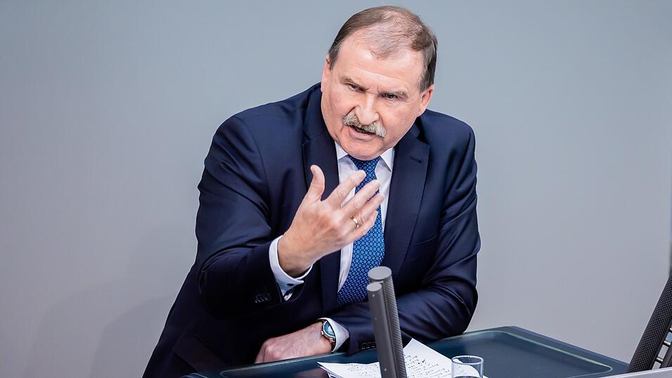 Max Straubinger - hier bei einer Debatte im Jahr 2022 - ist seit 1994 Mitglied des Deutschen Bundestages. Bei der Bundestagswahl im kommenden Jahr wird er aber nicht mehr antreten.