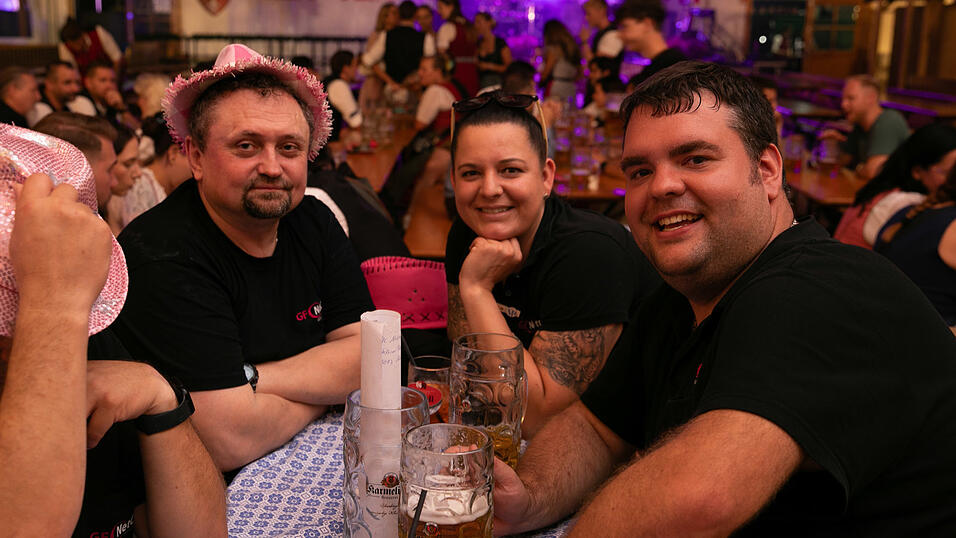 Die Partybilder vom Donnerstag, 14. August, aus dem Festzelt Greindl. Die Partybilder vom Donnerstag, 14. August, aus dem Festzelt Greindl.