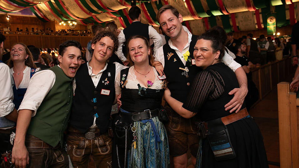 Die Partybilder vom Sonntag, 17. August, aus dem Festzelt Weckmann. Die Partybilder vom Sonntag, 17. August, aus dem Festzelt Weckmann.