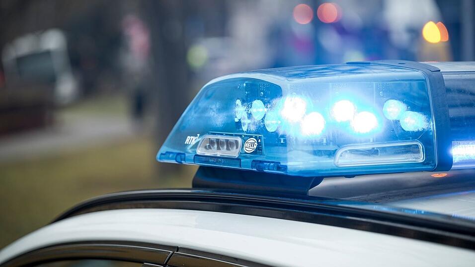 Bei einem Polizeieinsatz in Memmingen wird eine Person verletzt. (Symbolbild)