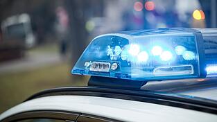 Bei einem Polizeieinsatz in Memmingen wird eine Person verletzt. (Symbolbild)