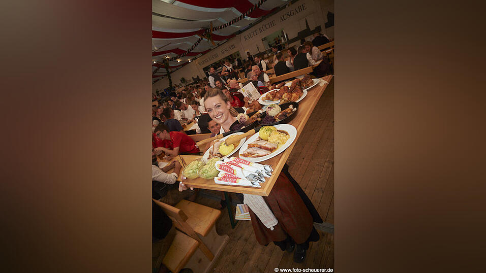 Die Partybilder vom Samstag, 8. August, aus dem Festzelt Lechner. Die Partybilder vom Samstag, 8. August, aus dem Festzelt Lechner.