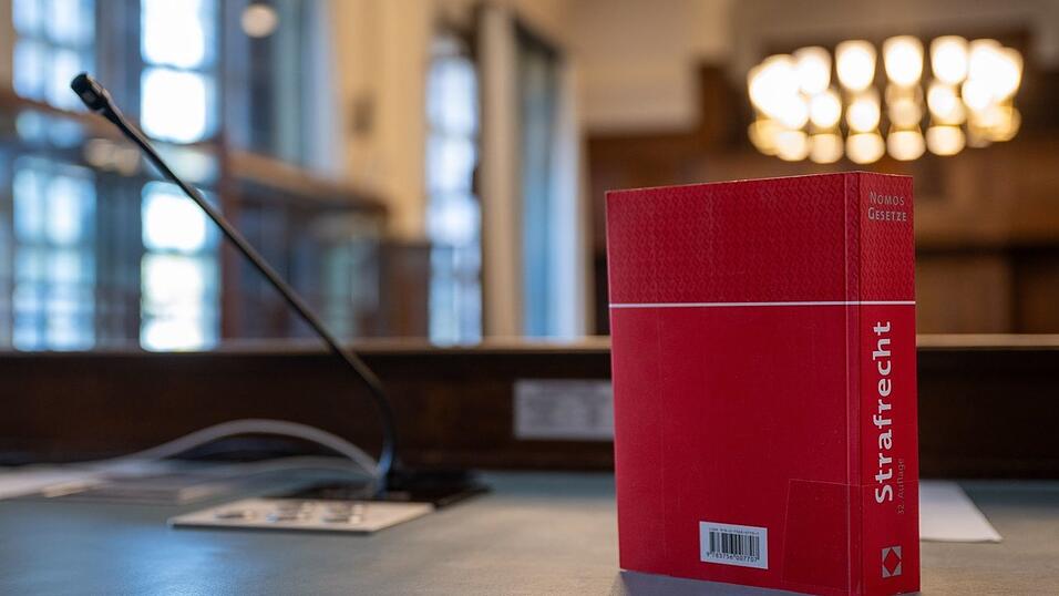 Wegen seiner Aussage im Maut-Untersuchungsausschuss des Bundestags kommt Ex-Bundesverkehrsminister Andreas Scheuer vor Gericht. (Symbolbild) Wegen seiner Aussage im Maut-Untersuchungsausschuss des Bundestags kommt Ex-Bundesverkehrsminister Andreas Scheuer vor Gericht. (Symbolbild)