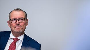 Arbeitgeberpr&auml;sident Rainer Dulger Dulger sieht bei den politischen R&auml;ndern mit extrem rechts und extrem links &laquo;keine L&ouml;sungsans&auml;tze&raquo;.&nbsp;