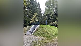 An den Hochbehältern müssen Schutzzäune angebracht werden. An den Hochbehältern müssen Schutzzäune angebracht werden.